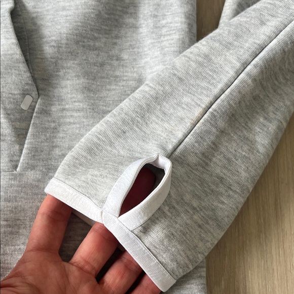 NIKE TECH FLEECE MOTO CAPE FULL ZIP WOMEN'S JACKET - Picture 5 of 11